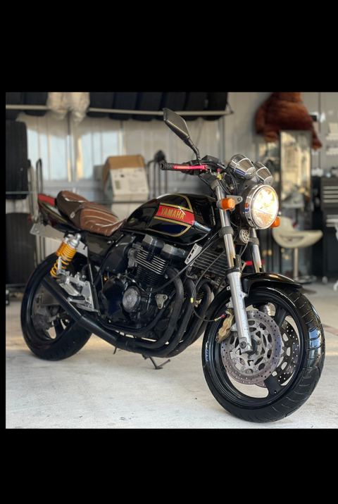 YAMAHA XJR400 の写真1